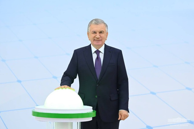 Президент Узбекистана запустил строительство  солнечной электростанции в Джизакской области